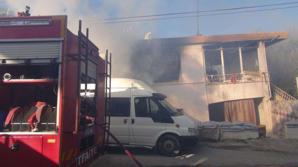 Yangın faciası! Anne markete gitti, sobadan çıkan alevler 2 kardeşi öldürdü 1